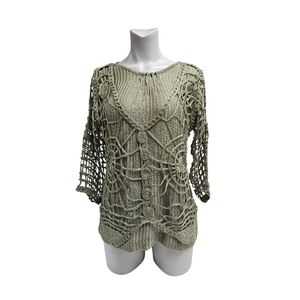 see-thru net and web pattern green blouse